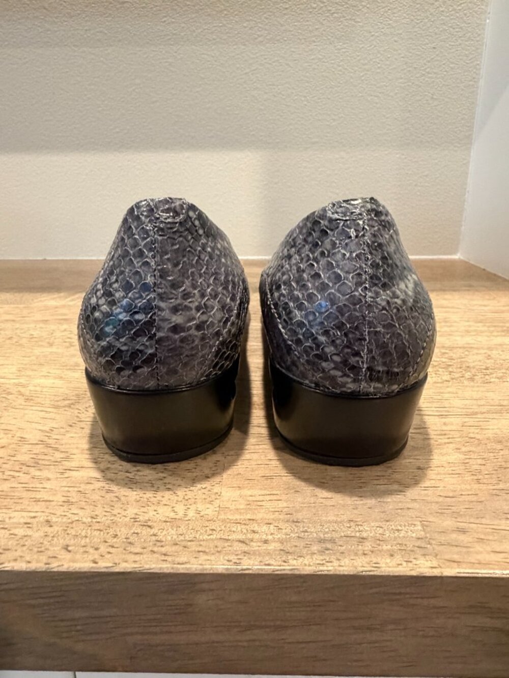 Cole Haan Air Tali Snakeskin Print Wedge Flats Gray Black 6.5 - Picture 6 of 7